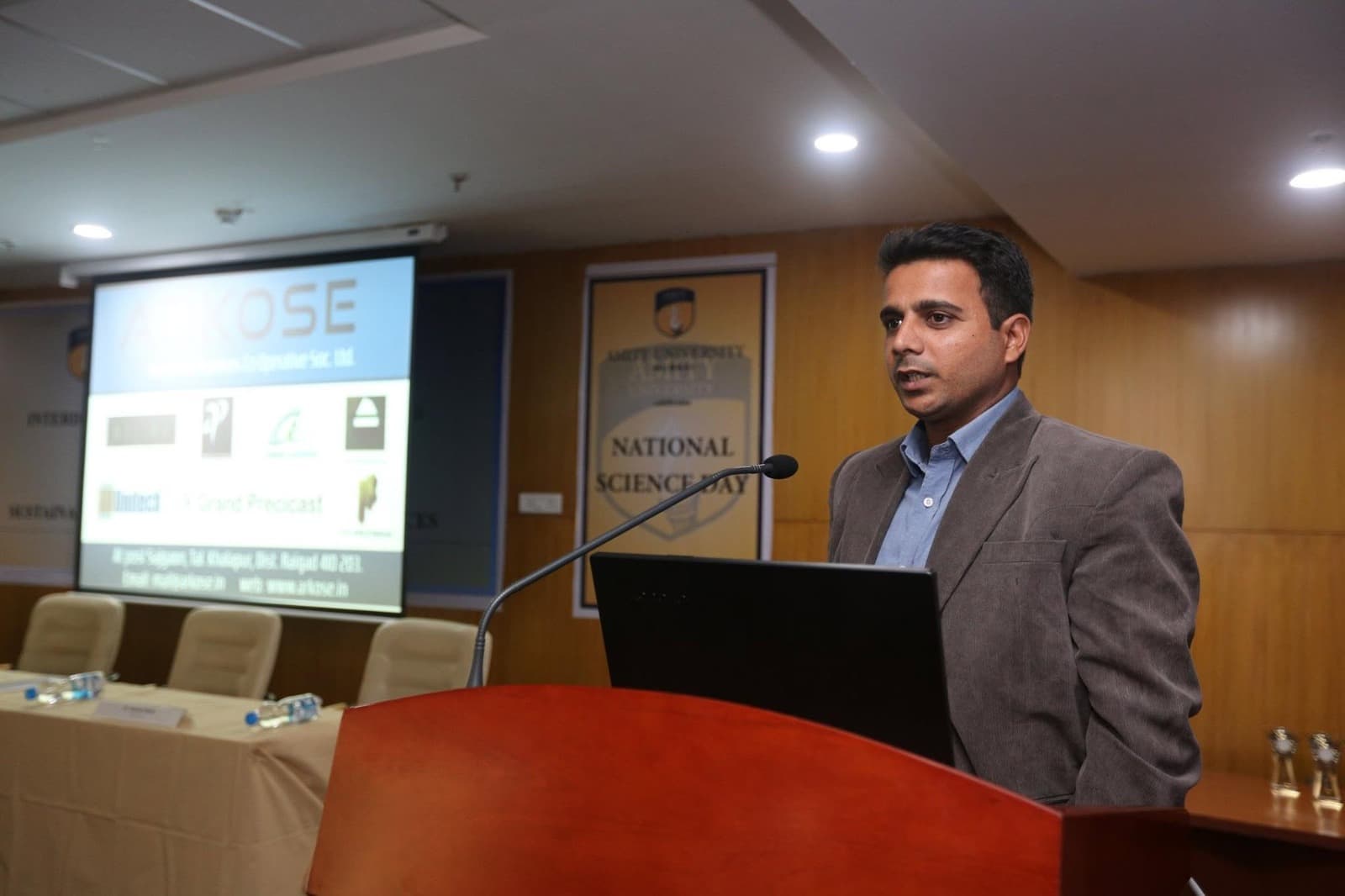 Mr. Aslam Logade presenting at the Interdisciplinary National Conference, Amity University Mumbai