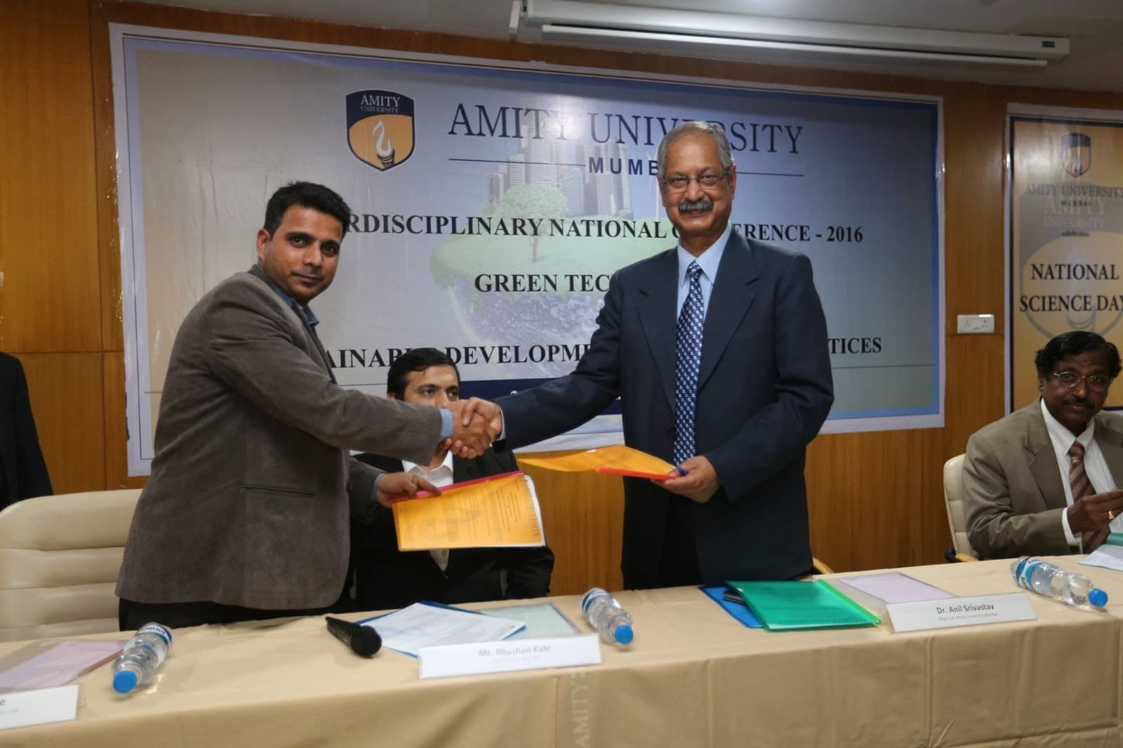MoU exchange between Zara Globe and Amity University Mumbai dignitaries