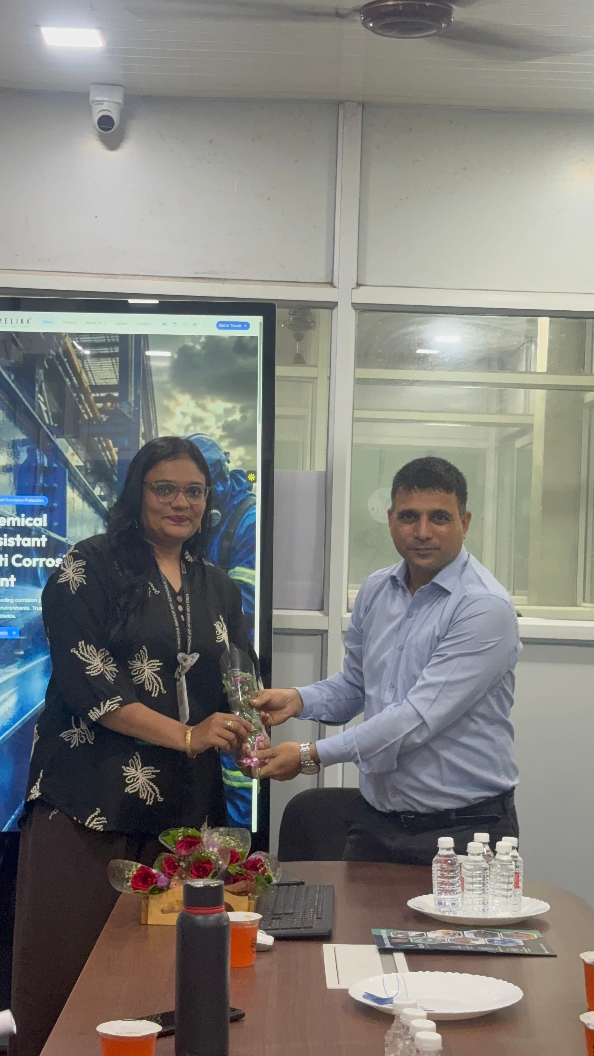 VIBGYOR HIGH, Kharghar dignitaries being felicitated by the Zara Globe team