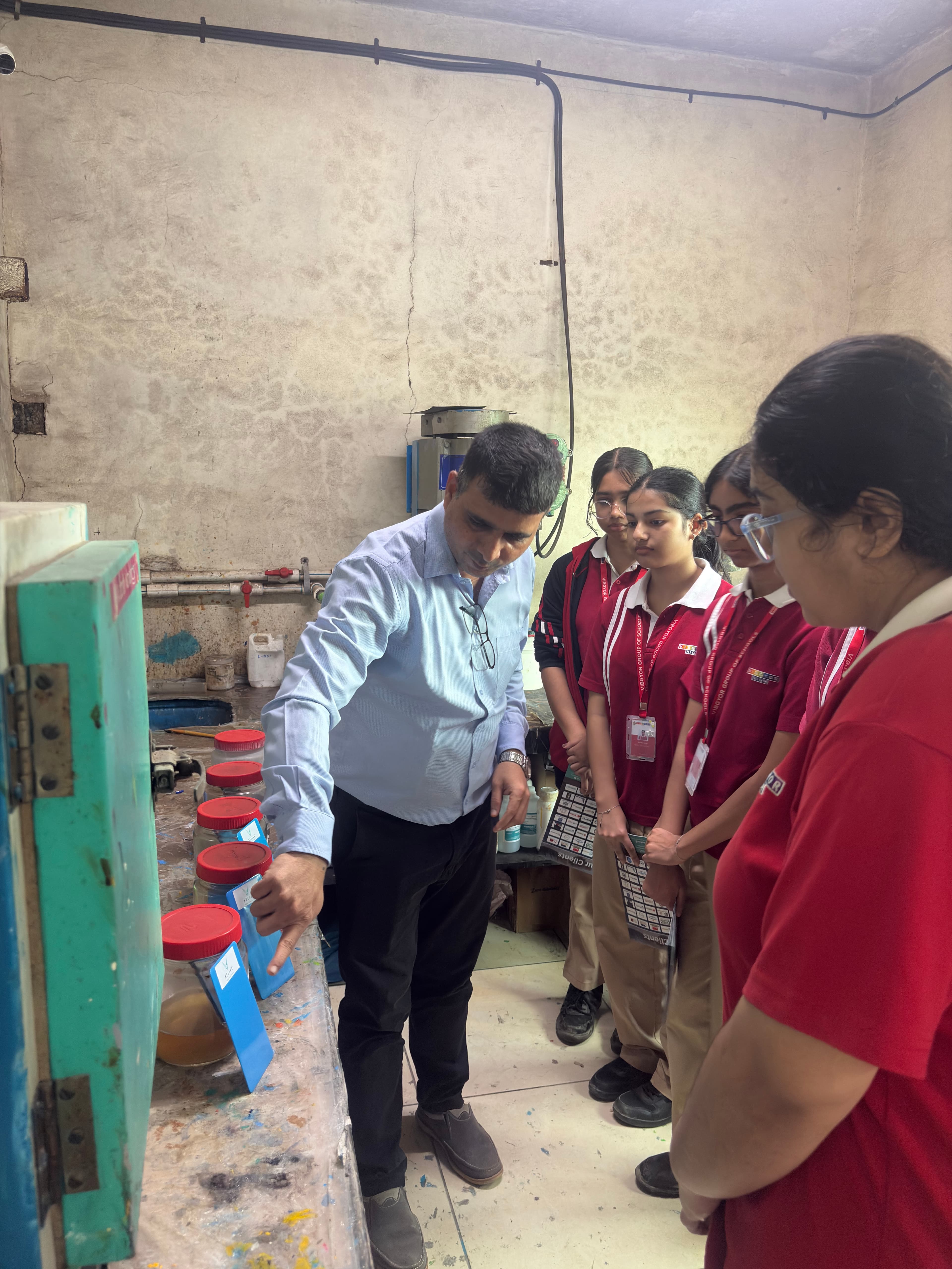 VIBGYOR HIGH, Kharghar students touring the Zara Globe Solutions manufacturing facility